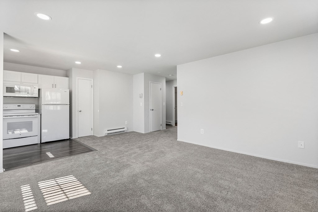 Oakwood Manor Apartments, 700 Justine Court, Bay Shore, NY RentCafe